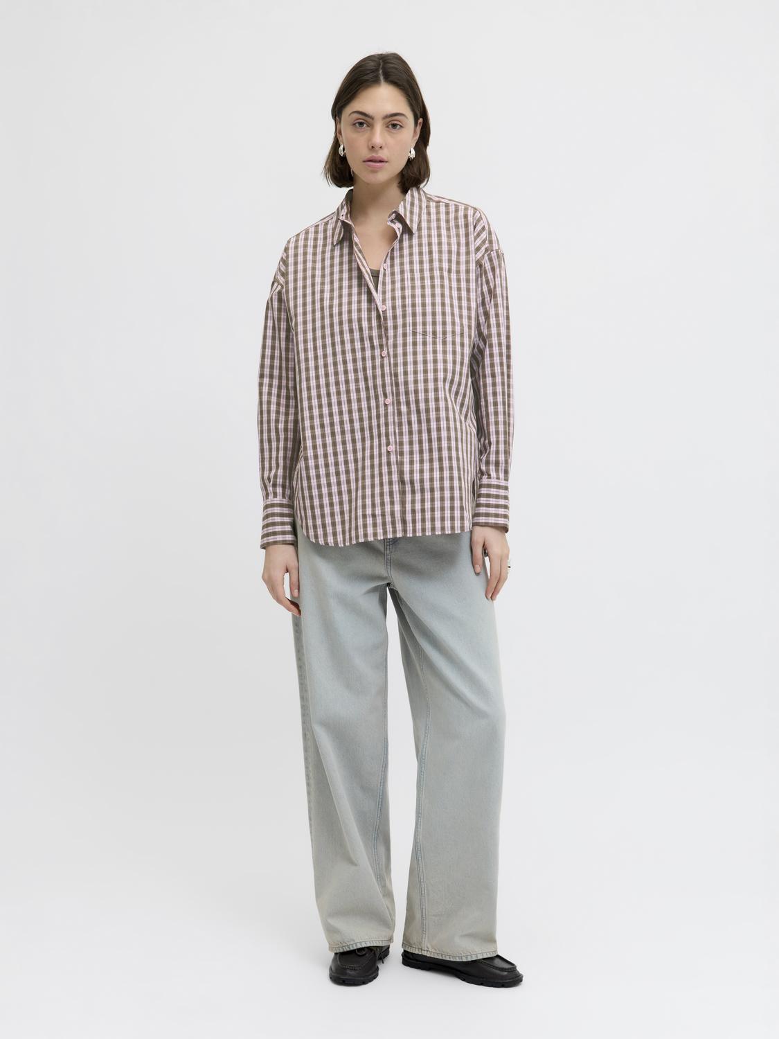 model_shot-front_full